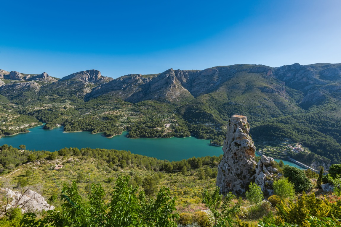 Alicante_monta&ntilde;as_lago